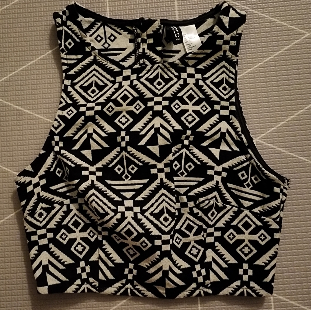 Crop tribal print top